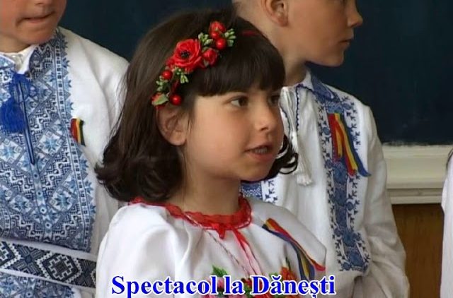 SPECTACOL LA DÃNESTI