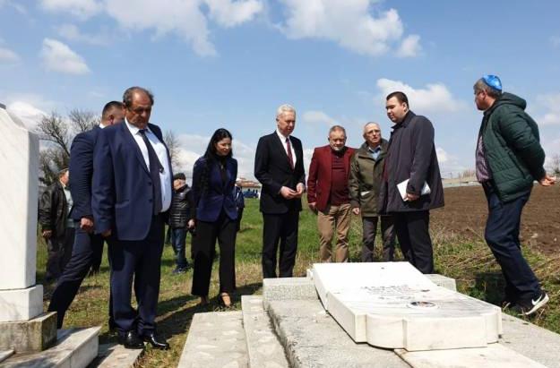 Cimitirul-evreiesc-Klem-Buzatu-Ciupilan-Husi
