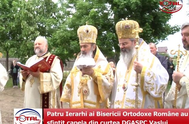 Patru Ierarhi ai Bisericii Ortodoxe Române au sfințit capela din curtea DGASPC Vaslui