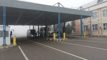 Pieton cu permis fals de conducere descoperit la volan Ã®n AlbiÅ£a