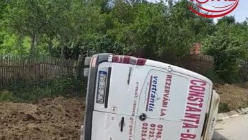 Microbuz cu 7 persoane, răsturnat în satul Morăreni!.mpg_snapshot_00.00.289