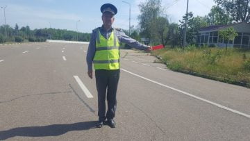 ConducÄ_tor auto fÄ_rÄ_ premis de conducere corespunzÄ_toar, depistat Ã®n trafic