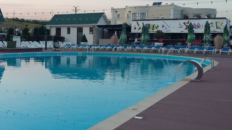 piscina mira
