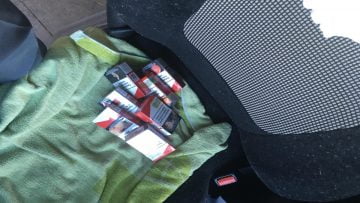 Å¢igÄ_ri de contrabandÄ_ ascunse Ã®n cabina unui camion1