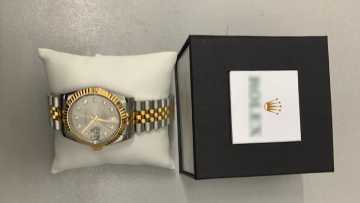 Ceasuri-de-lux-nedeclarate-confiscate-la-frontiera-2