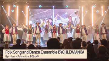 Ansamblul folcloric Bychkew Polonia .mp4_snapshot_00.16.800