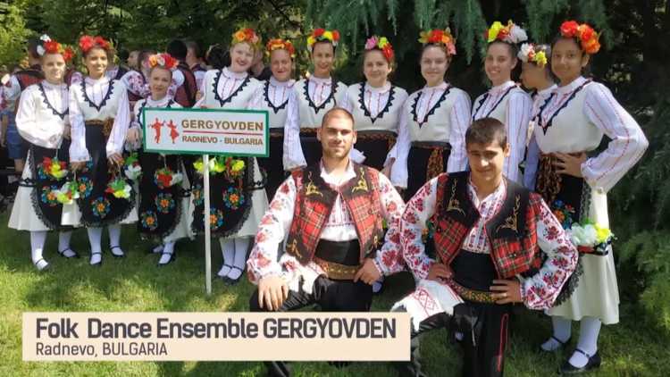 Ansamblul folcloric Gergyovden Bulgaria .mp4_snapshot_00.17.029