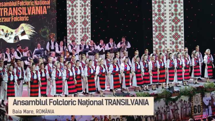 Ansamblul follcloric Național Transilvania Romania.mp4_snapshot_00.16.833
