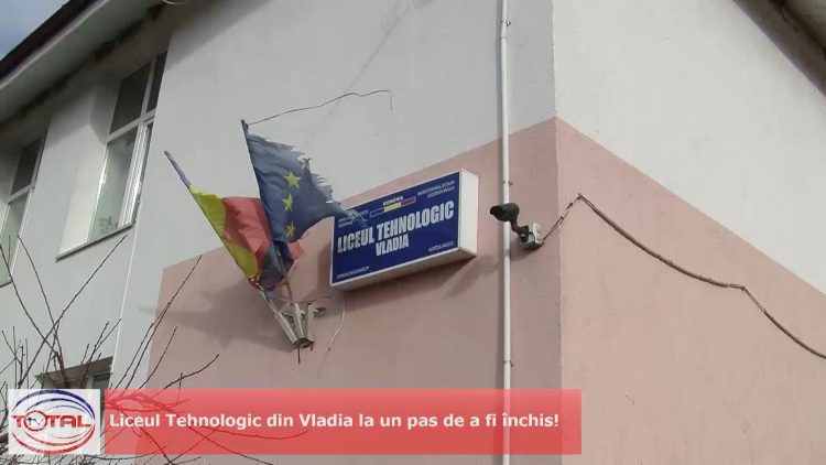 Liceul Tehnologic din Vladia la un pas de a fi închis.mp4_snapshot_00.10.240
