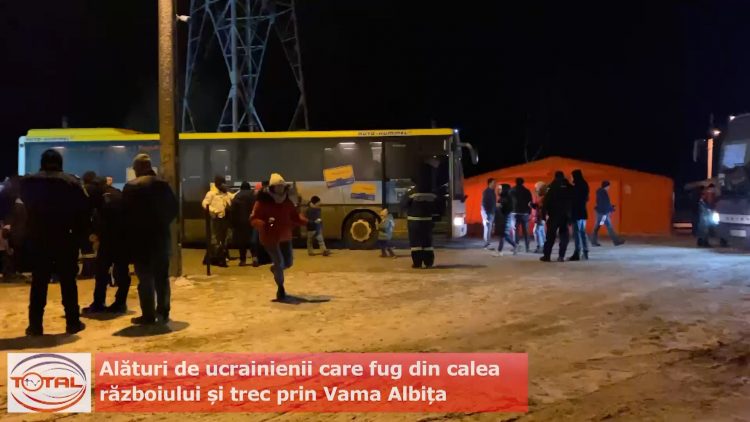 Alături de ucrainienii care fug din calea războiului și trec prin Vama Albița.mp4_snapshot_00.55.240
