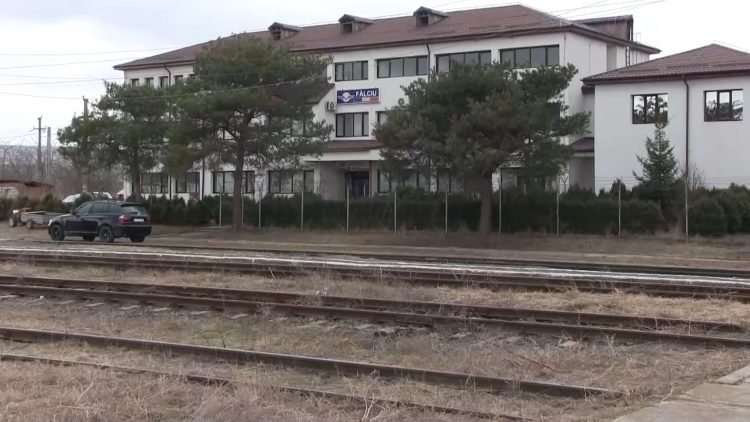 Gara Fălciu urmează să fie pusă din nou în funcțiune pentru ucrainienii plecați din calea războiului.mp4_snapshot_06.33.040