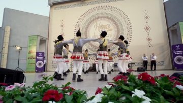 A PATRA ZI.mp4_snapshot_01.40.775