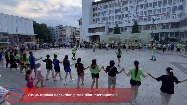 Vaslui, capitala dansurilor și tradițiilor internaționale.mp4_snapshot_02.30.640