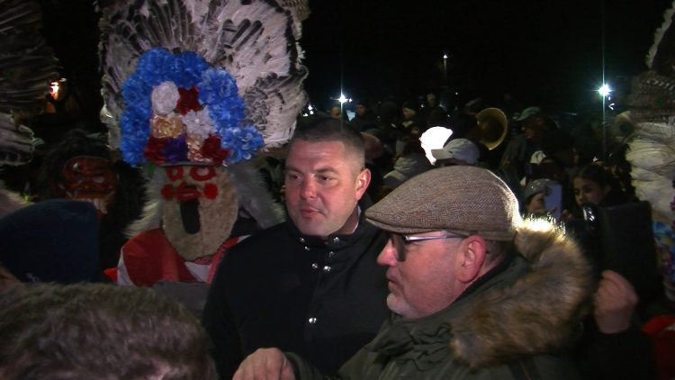 252_1321_01.MP4_snapshot_00.01.215